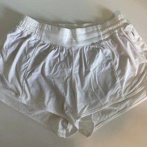 Lululemon Hotty Hot Short 2.5"